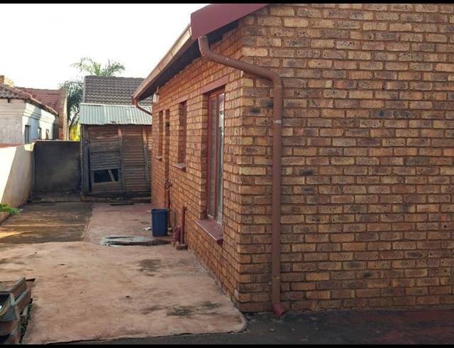 3 BEDROOM HOUSE FOR SALE IN SOSHANGUVE EAST